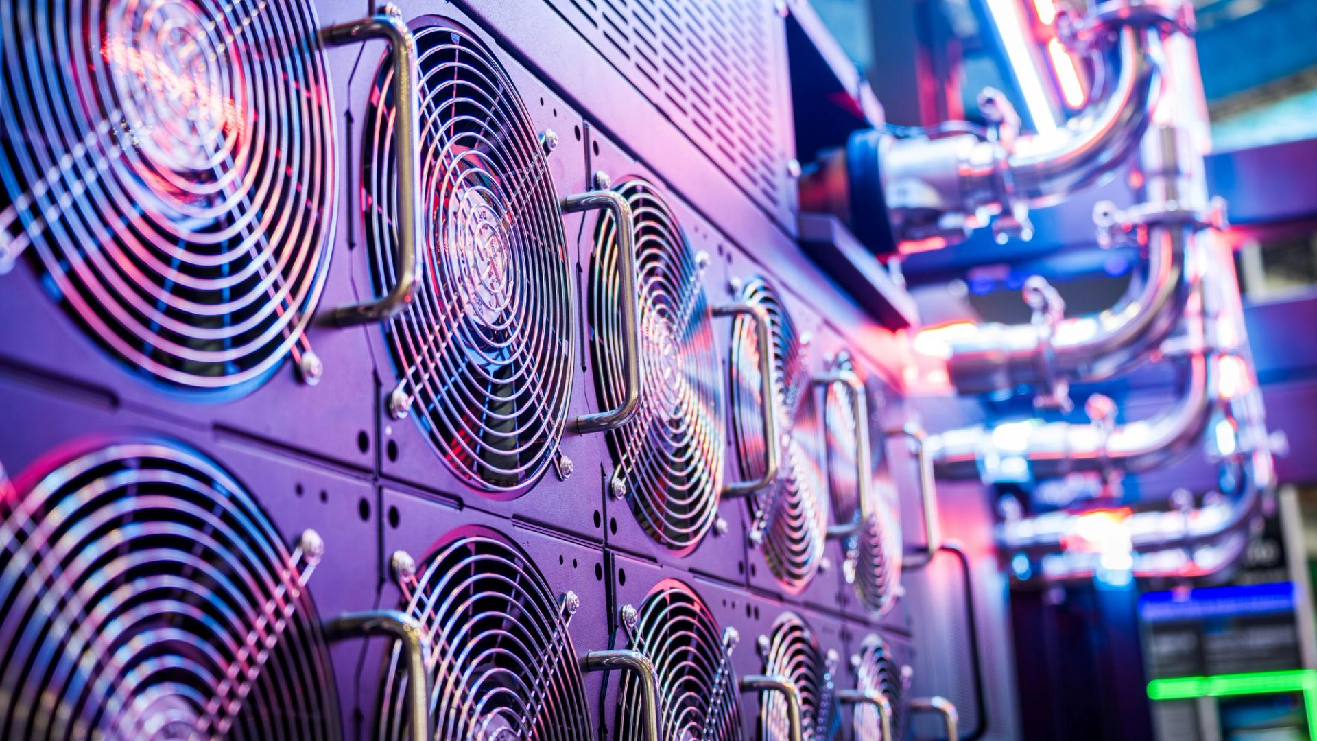 La difficulté du minage Bitcoin chute de 14% depuis son pic annuel face à la baisse des revenus