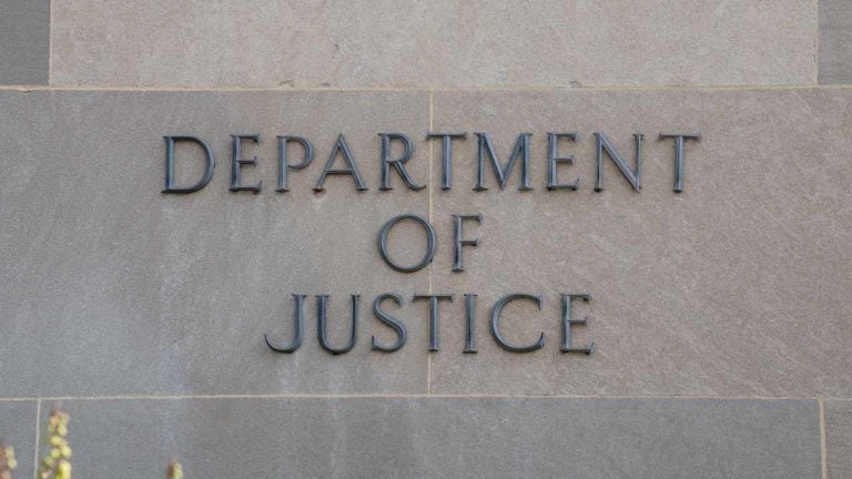 Le DOJ engage une action pour récupérer 47 000 $ en crypto suite à une fraude aux distributeurs automatiques