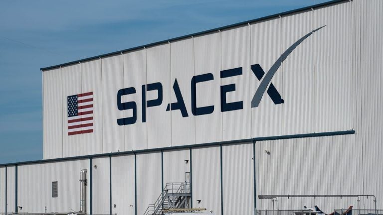 SpaceX reporte le 13e vol d’essai de Starship à cause des conditions météo, action sous pression